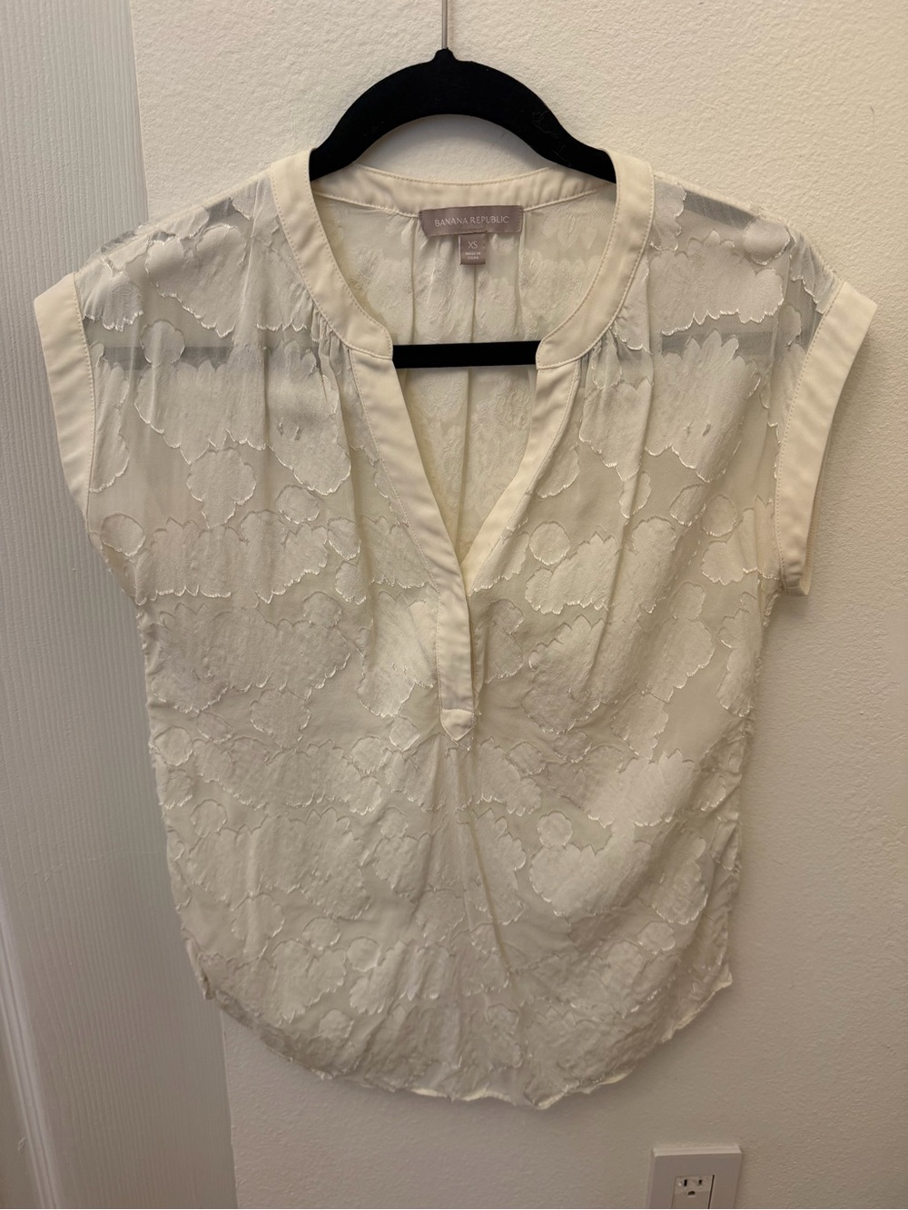 Banana Republic Ivory Lace Cap-Sleeve Blouse